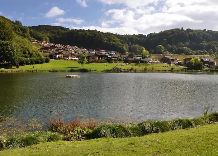 Eifel & - Ferienhaeuser Am Waldsee Rieden/eifel